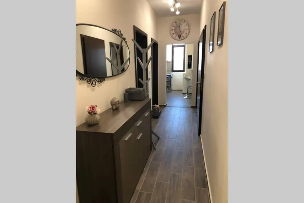 Lovely 3-Bedroom Apartment For 7 Ppl At The Centre Varna