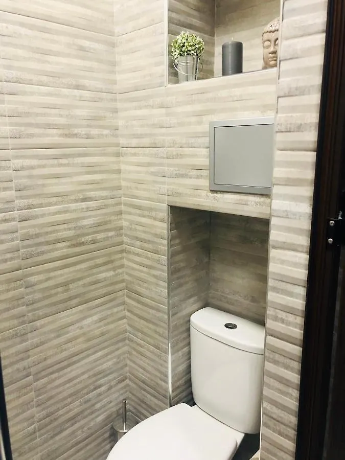 Lovely 3-Bedroom Apartment For 7 Ppl At The Centre Varna